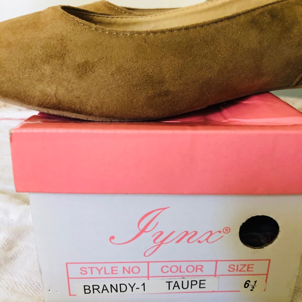 Shoes - Picture 4 of 4